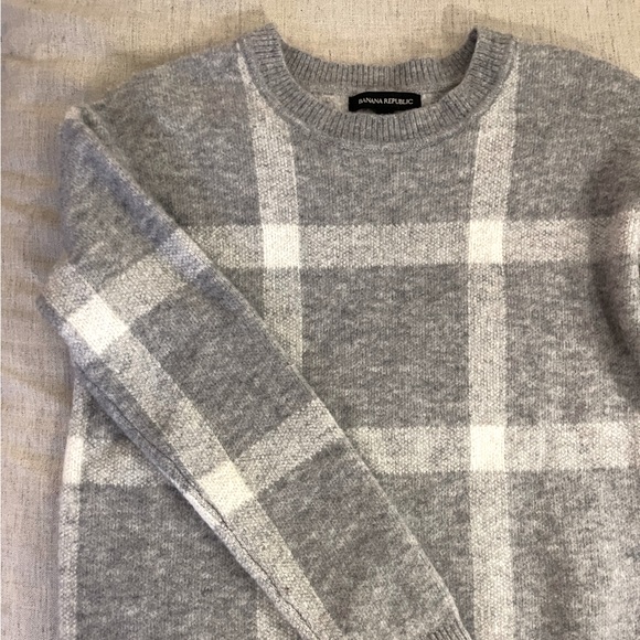 NWOT Banana Republic Aire Plaid Sweater - Picture 5 of 6